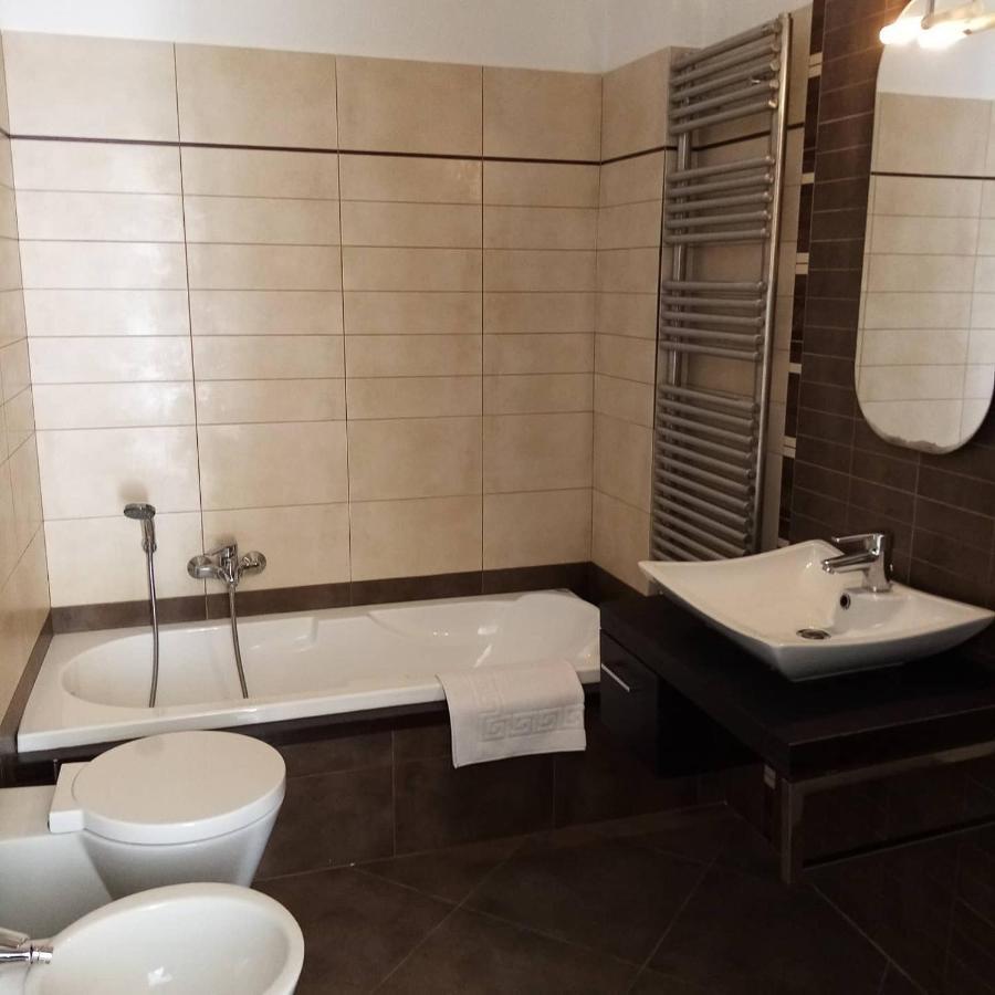 Dimora Storica Le Perle Bed & Breakfast Lecce Ngoại thất bức ảnh
