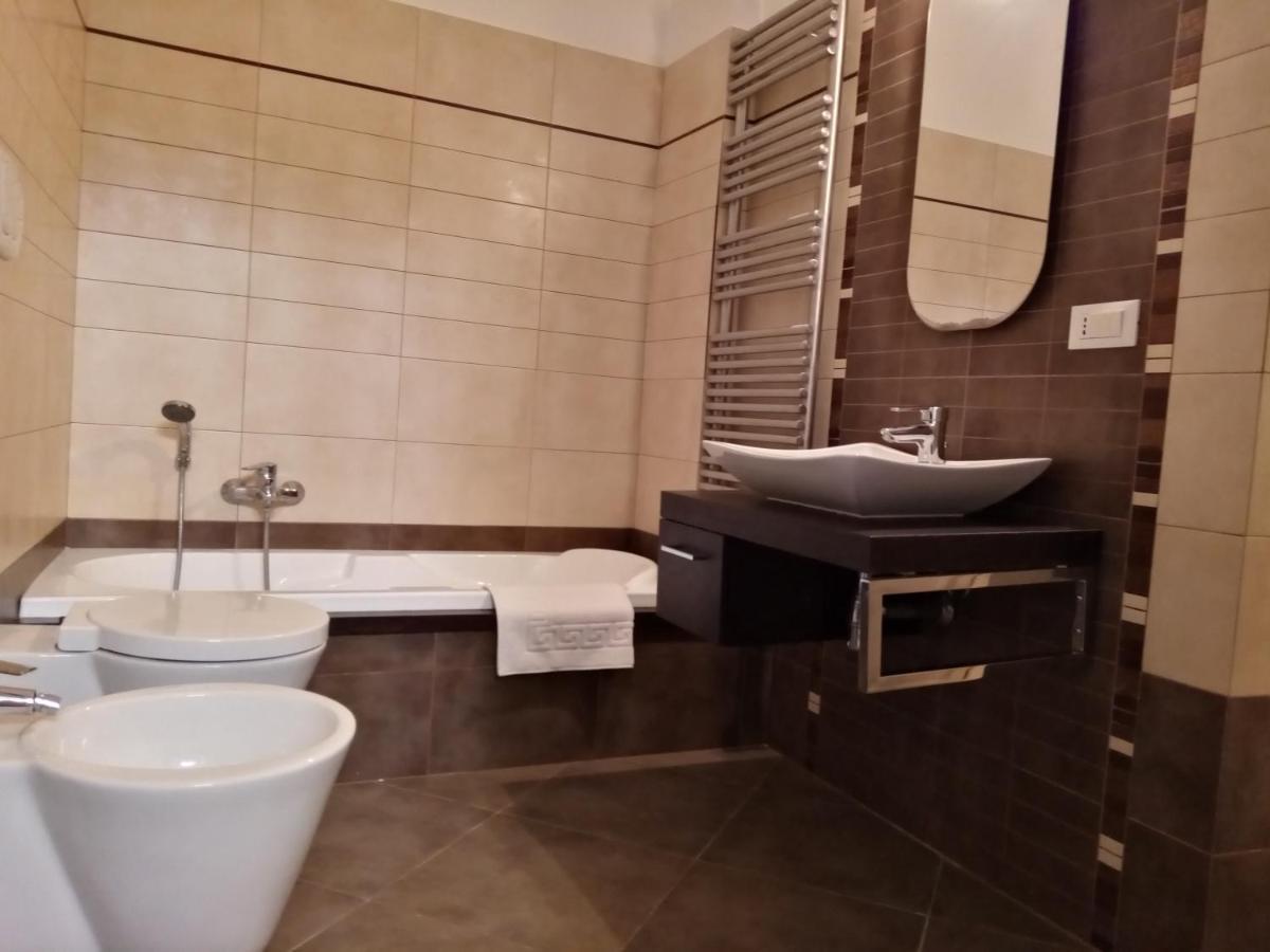 Dimora Storica Le Perle Bed & Breakfast Lecce Ngoại thất bức ảnh