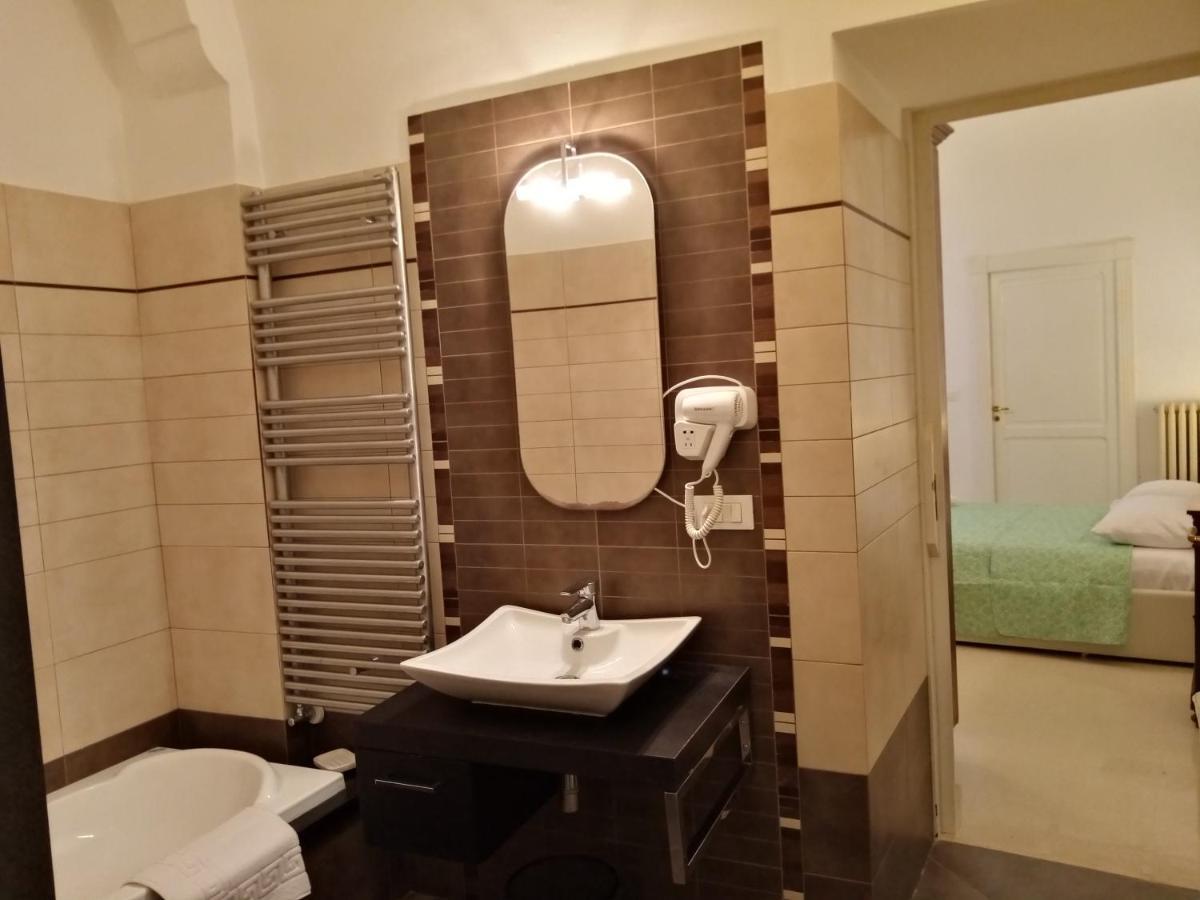 Dimora Storica Le Perle Bed & Breakfast Lecce Ngoại thất bức ảnh