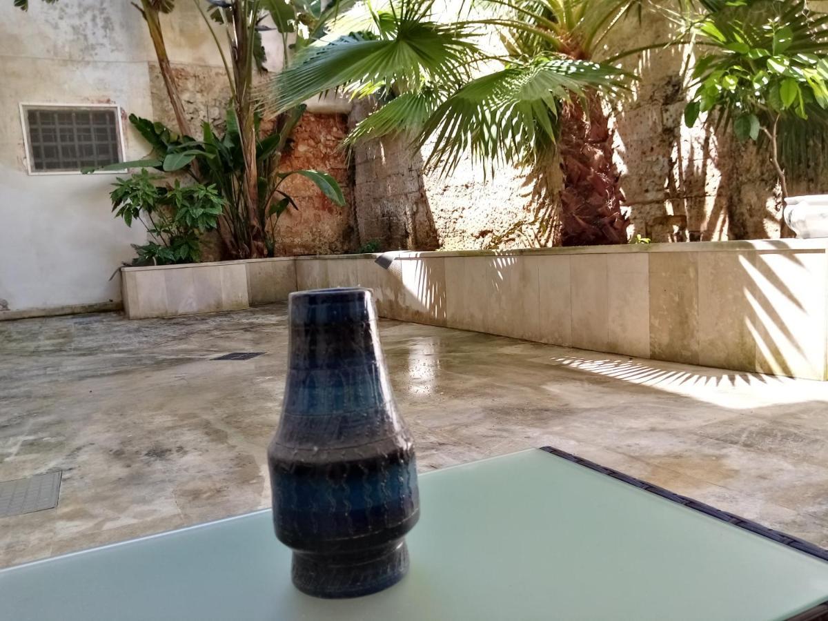 Dimora Storica Le Perle Bed & Breakfast Lecce Ngoại thất bức ảnh