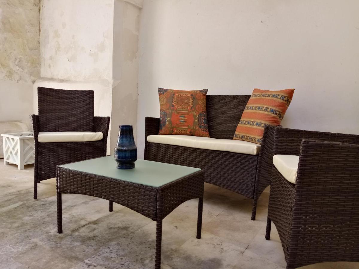 Dimora Storica Le Perle Bed & Breakfast Lecce Ngoại thất bức ảnh